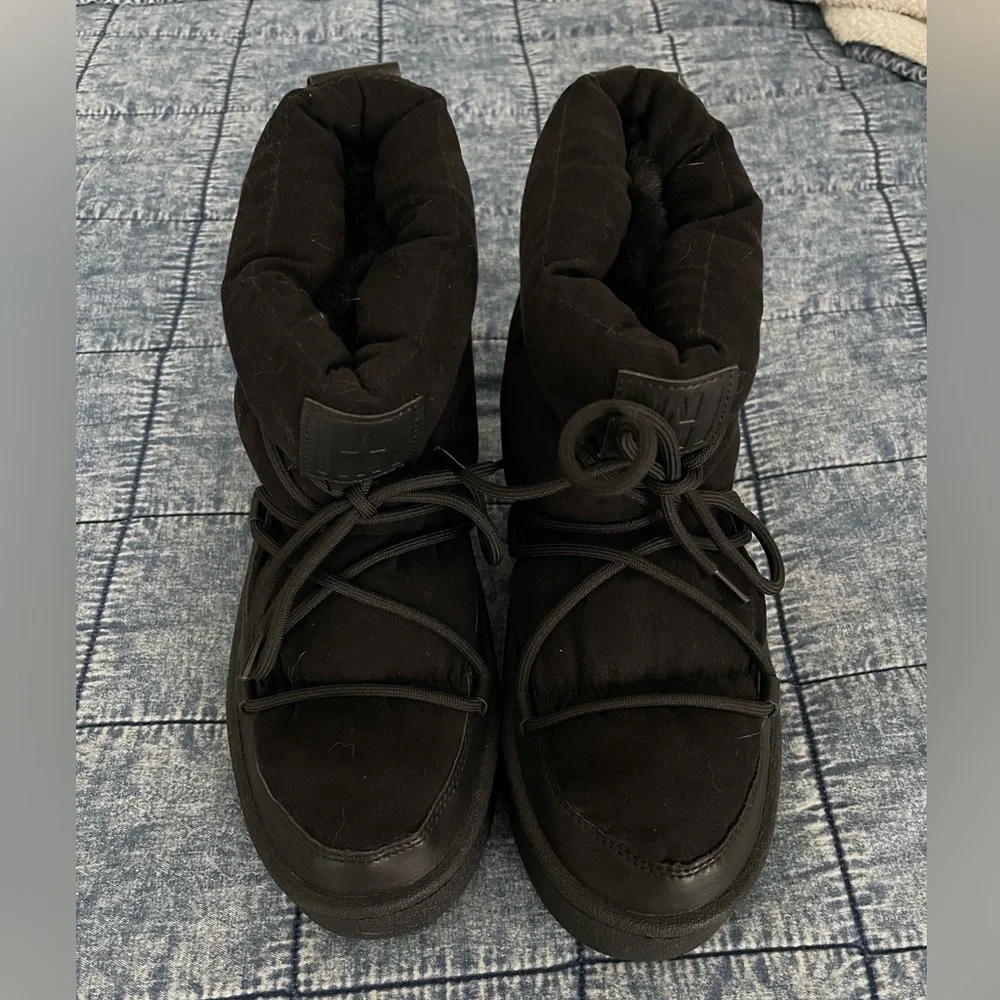 H&M Laced Padded Boots - Picture 2 of 5